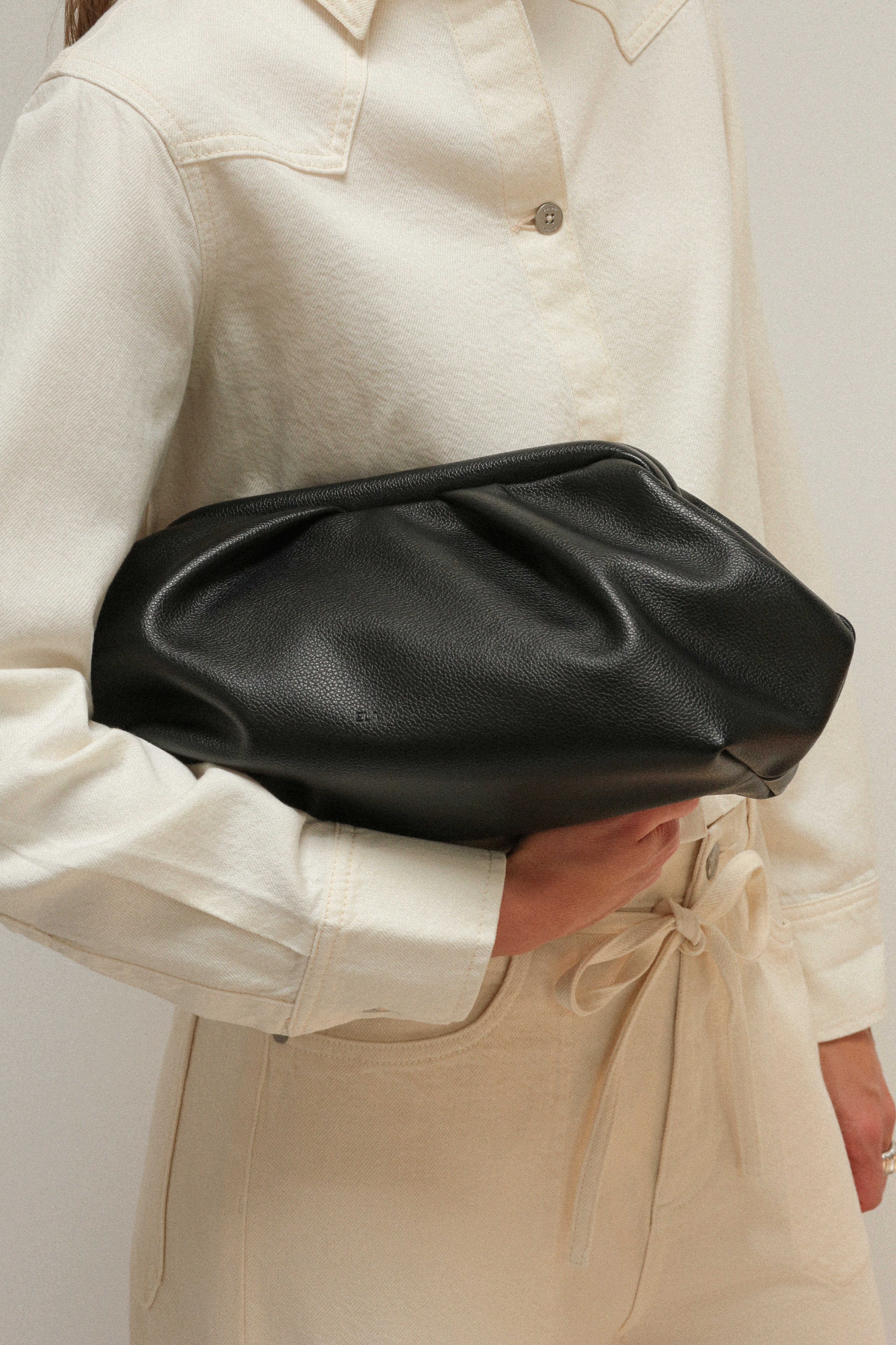 Frame Clutch – Black Pebble