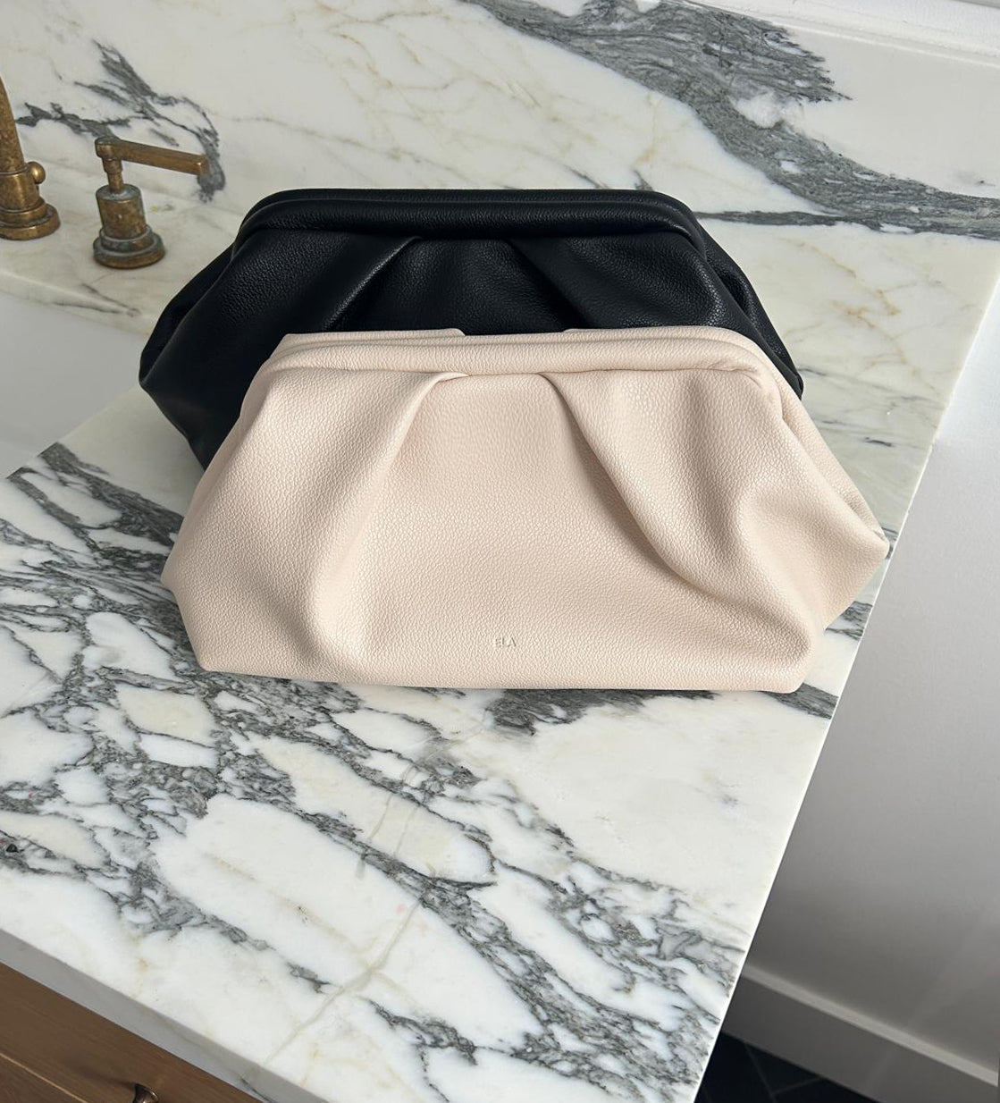 Frame Clutch – Black Pebble