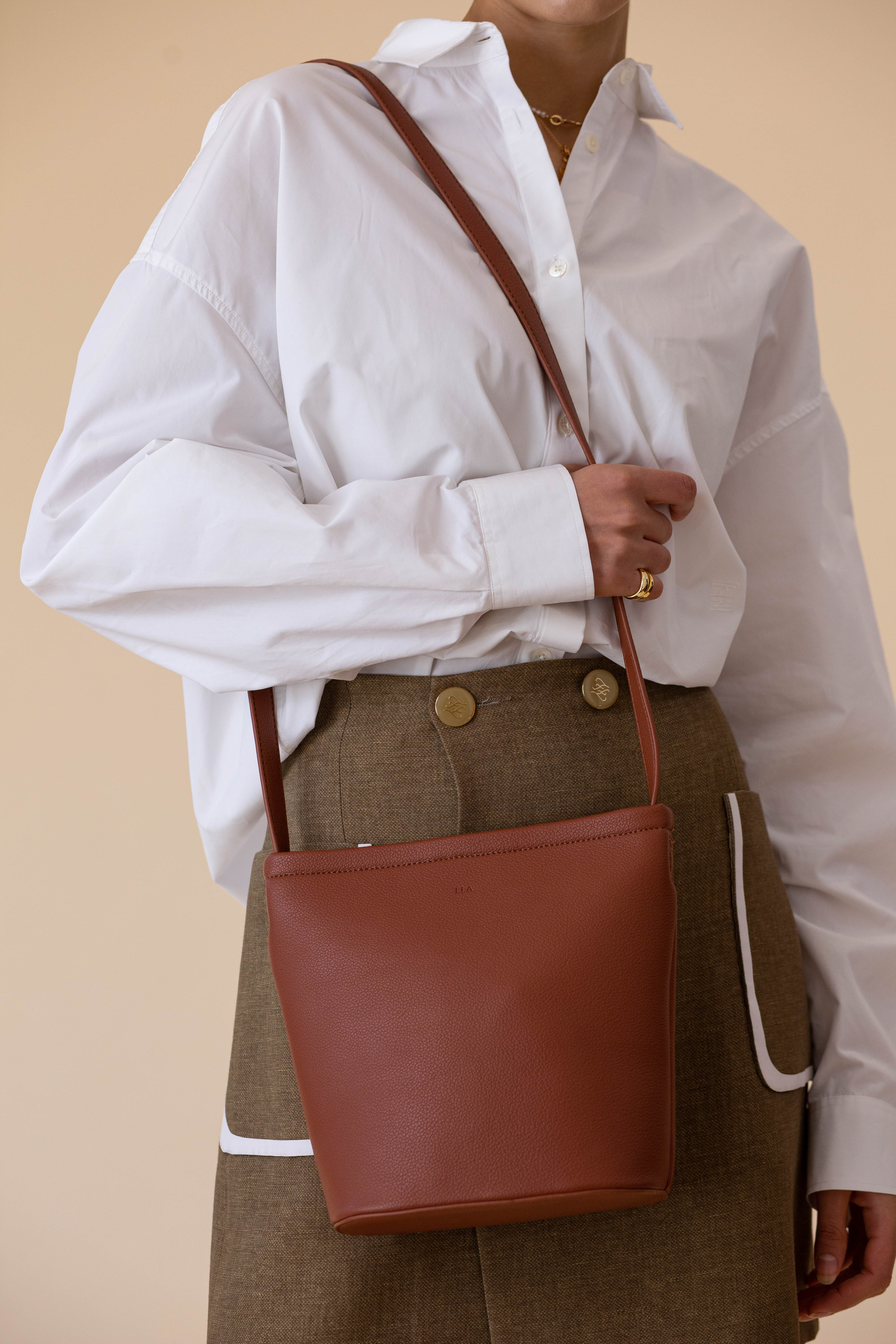 Mini Mia Bucket Bag - Walnut Pebble