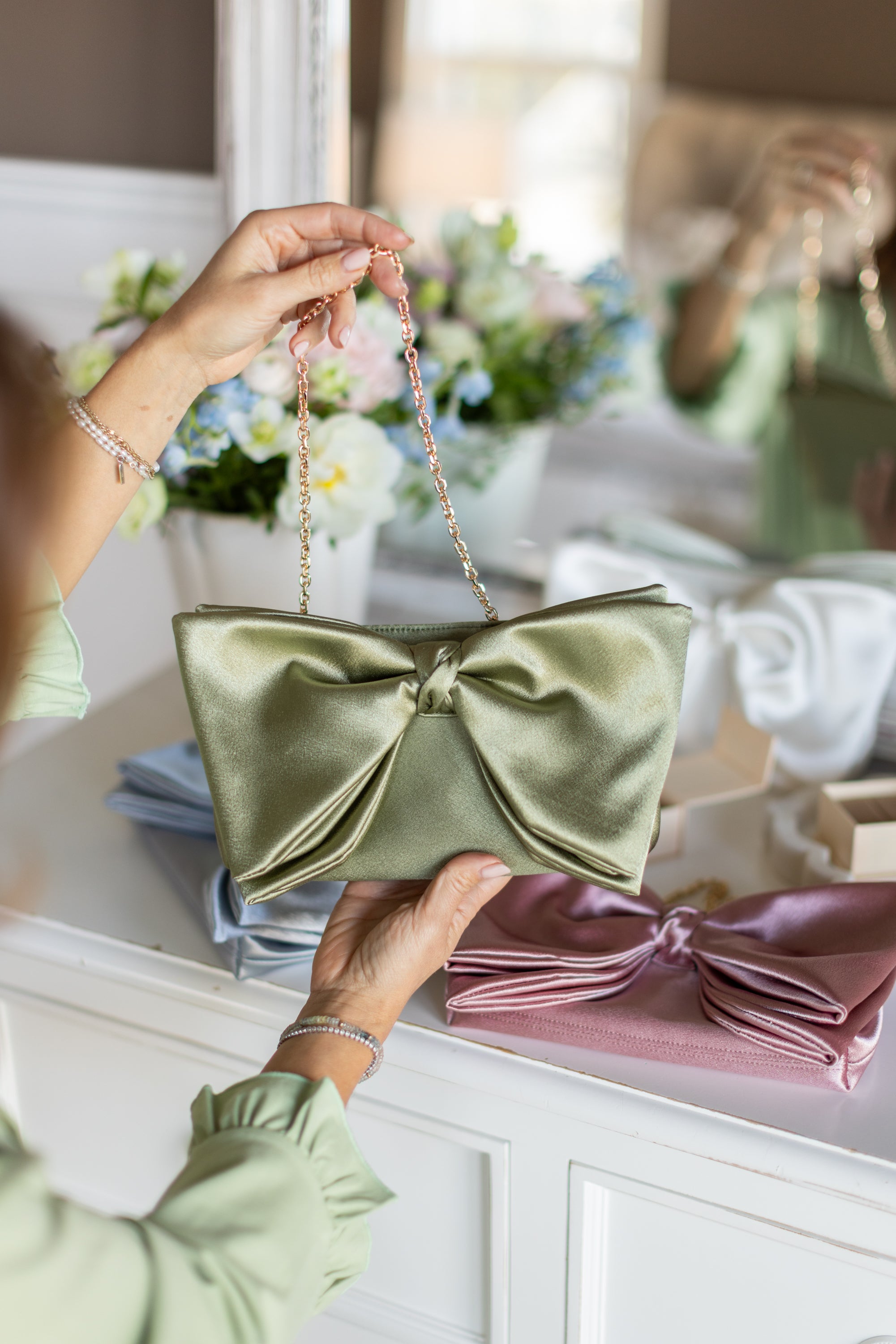 ela x Jillian Harris - Bow Clutch - Green