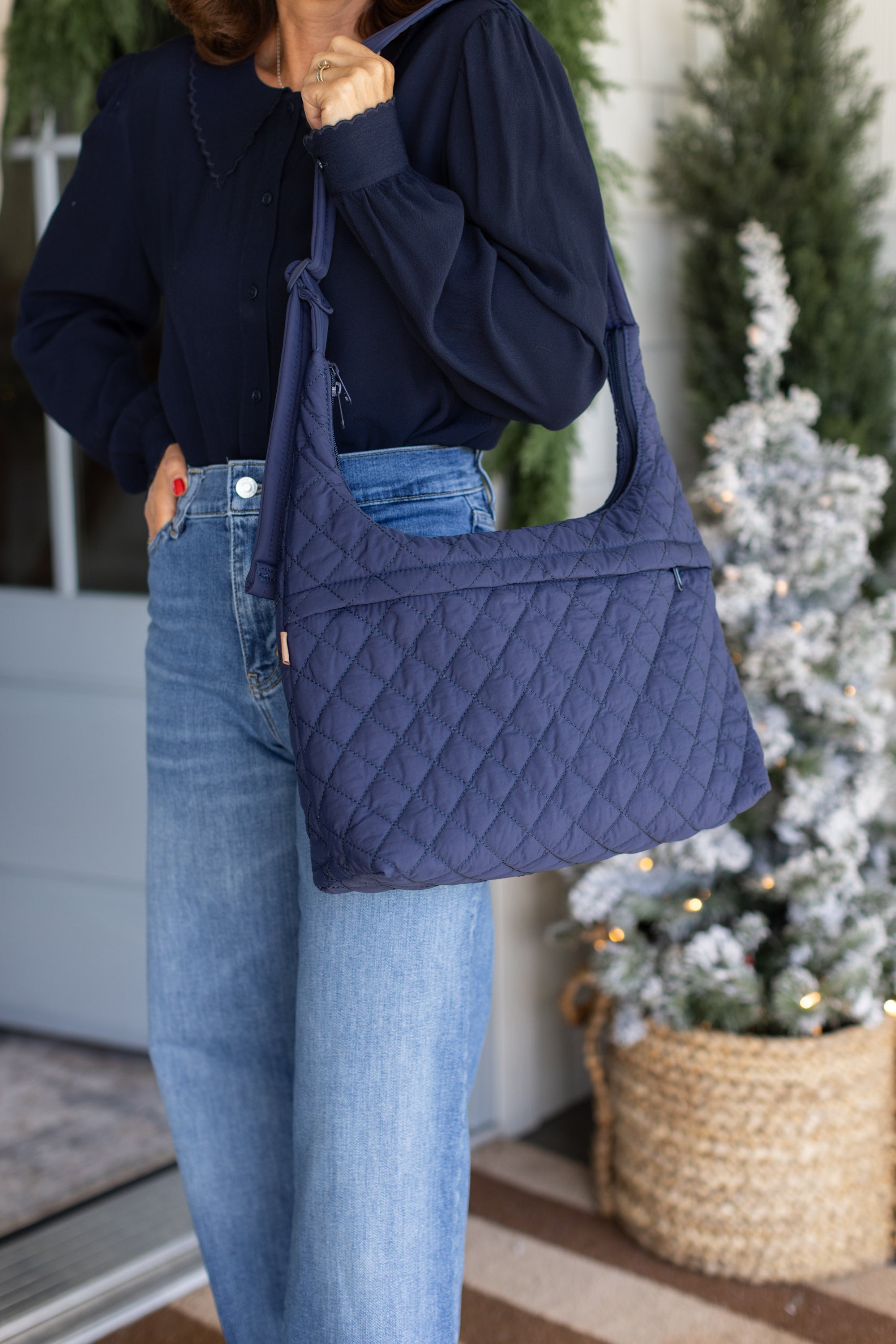 ela x Jillian Harris - Oversized Crossbody Bag - Navy