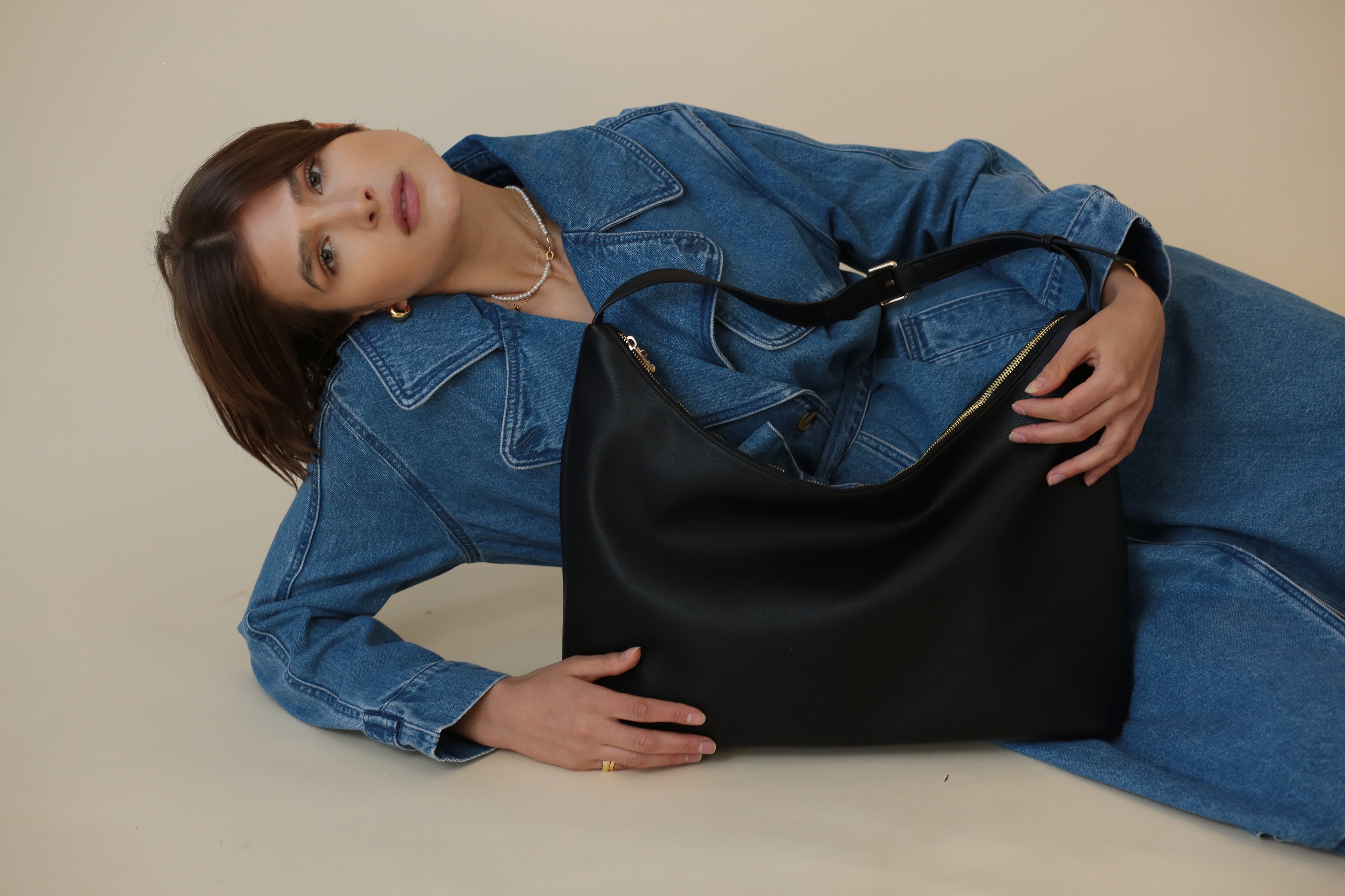 Triangle Bag – Black Pebble