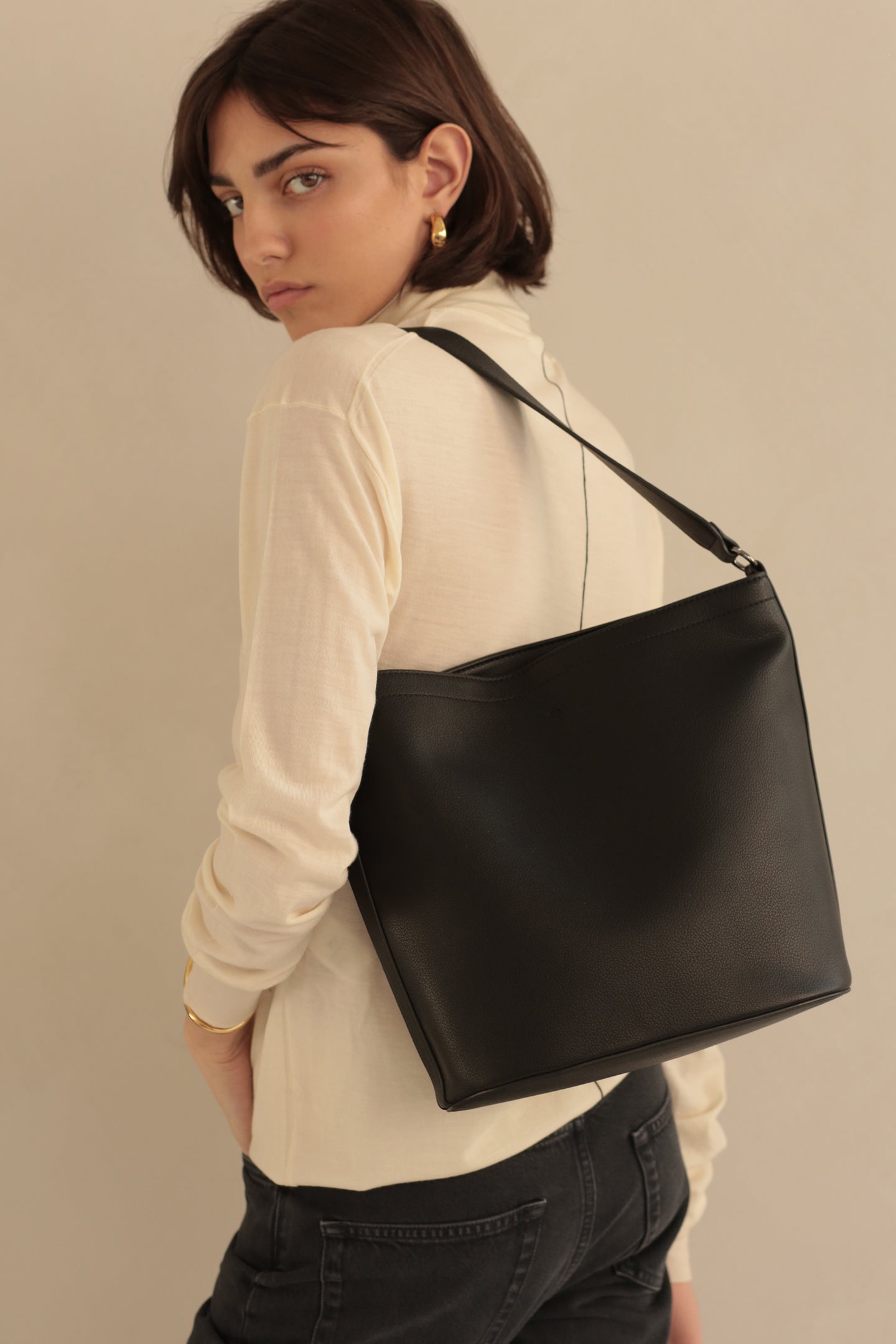 Mia Bucket Bag - Black Pebble