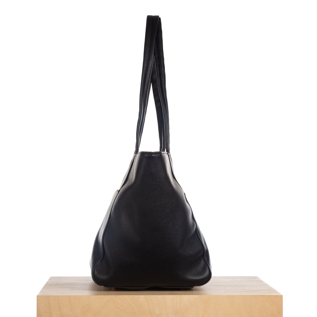 Medium Zipper Tote – Black Pebble