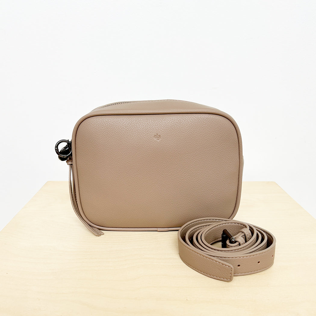 Belt Bag – Taupe Pebble Sample Sale - L/XL